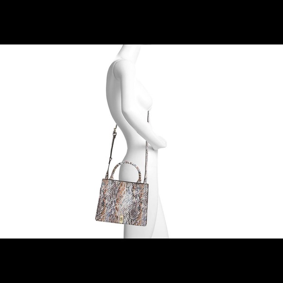 Enzo Angiolini Oilli Crossbody Bag - Picture 3 of 7